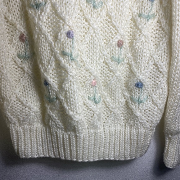 Hand Knit Lady Van Heusen sweater size M white/cream excellent condition - Picture 6 of 9